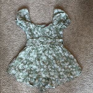 Francesca's Collections Green Floral Dress